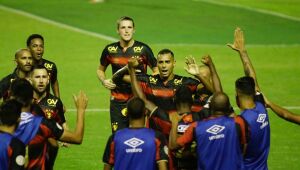 Artilheiro do Sport no ano, Elton vê disputa "acirrada" por posição no ataque