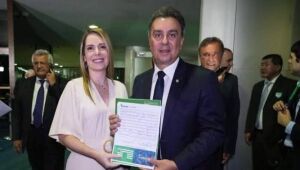 Ausências emitem sinais de dificuldades na oposição