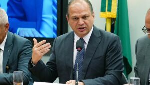 Líder do governo diz ter definido proposta de reforma tributária e novo programa social