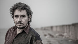 Juliano Holanda ao vivo da Rua da Aurora neste sábado (15)