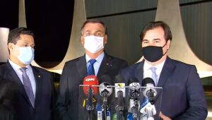 Nós respeitamos o teto de gastos, diz Bolsonaro após reunião com Maia e Alcolumbre