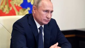 Putin anuncia vacina russa contra o coronavírus e diz que filha foi inoculada