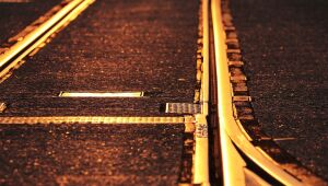 Trem descarrila no nordeste da Escócia e há feridos graves