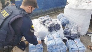 Carro levado de locadora é apreendido com 400 roupas falsificadas no Recife