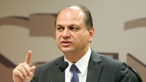 Bolsonaro troca liderança da Câmara e coloca deputado do centrão