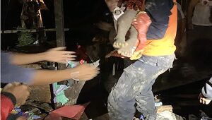 Onze mortos, entre eles dois bebês gêmeos, em deslizamento de terra na Indonésia