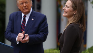 Trump indica Amy Coney Barrett para Suprema Corte