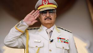 Líder líbio Haftar anuncia fim do bloqueio petroleiro com condições