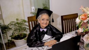 Conheça a história da idosa que superou limites e se formou em Gastronomia