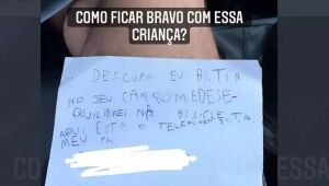 Criança deixa bilhete de desculpas após riscar carro com bicicleta