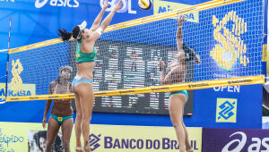 Em final 'olímpica', Ana Patrícia/Rebecca vence primeiro torneio após retorno do vôlei de praia