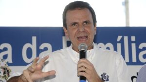 Justiça bloqueia bens de Eduardo Paes e de empresas de ônibus