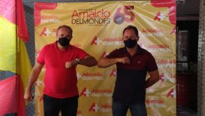 Arnaldo Delmondes inaugura comitê em Jaboatão com adesivaço