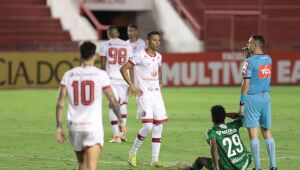 Kleina lamenta gol cedido no fim diante da Chapecoense