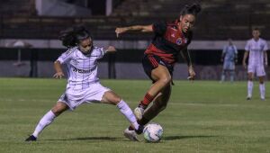 Flamengo vence Grêmio e encosta no G8 do Brasileirão Feminino