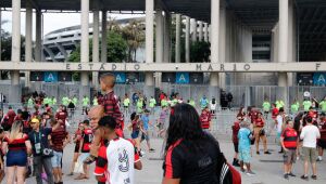 Prefeitura do Rio anuncia futebol com torcida a partir de 4 de outubro