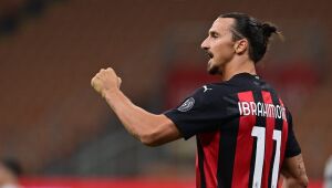 Milan vence Bologna com dois gols do 'eterno' Ibrahimovic