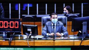 Câmara aprova crédito de R$ 20 bilhões para empresas na pandemia
