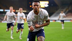 Jesus marca no fim, e City estreia com vitória sobre o Wolves