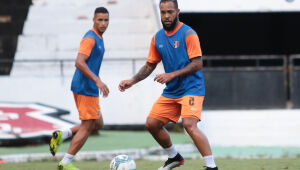 De volta ao batente, Paulinho mantém foco para ficar à disposição