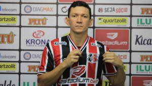 Perí é regularizado e pode estrear pelo Santa Cruz