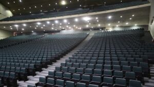 Teatro Guararapes retoma atividades nesta quinta-feira