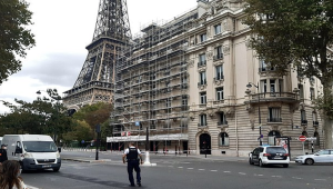 Torre Eiffel é esvaziada após ameaça de bomba