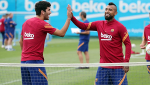 Arturo Vidal chega a Milão para assinar com a Inter