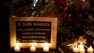 Assassino de professor na França disse que "vingou o profeta" em mensagem de áudio