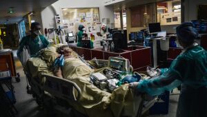 França estuda restrições para Covid-19 até abril de 2021