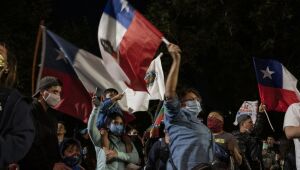 Festa nas ruas do Chile após aprovação de nova Constituição em plebiscito