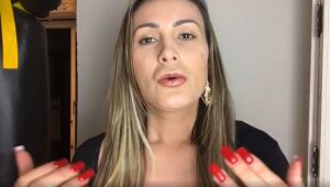De look novo, Andressa Urach adota postura liberal e critica evangélicos