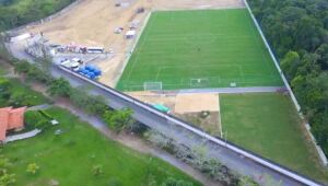 Granjas do CT do Santa Cruz são penhoradas, mas clube rebate ação