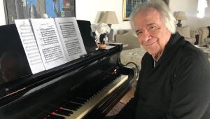 Fundação Banco do Brasil celebra 35 anos com apresentação do maestro João Carlos Martins