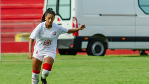 Polivalente, Marcela avisa à torcida do Náutico: ‘Entramos em campo para honrar a camisa’