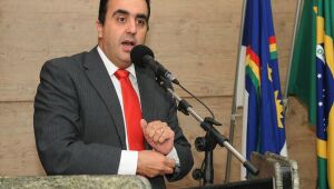 Em Caruaru, candidato troca carreatas por bicicletas e elimina fogos de artifícios da sua campanha