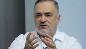Marco Aurélio responde Mendonça e diz que eleitor também precisa conhecer o passado do democrata