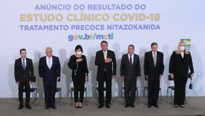Governo usa gráfico genérico para dizer que vermífugo tem eficácia contra Covid