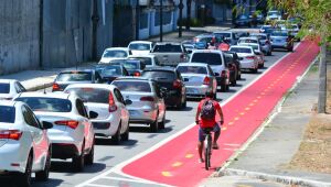 Brasileiro sem carro acha mais seguro usar bicicleta durante pandemia