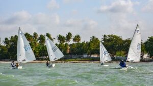 Velejadores disputam XXI Campeonato Pernambucano de Dingue em Maria Farinha