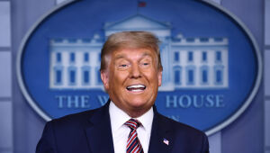 Trump dá indulto a ex-conselheiro que se disse culpado