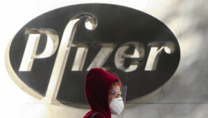 Presidente da Pfizer se recusa a suspender as patentes de vacinas contra a Covid-19