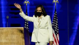 Kamala Harris renuncia ao Senado para tomar posse como vice-presidente