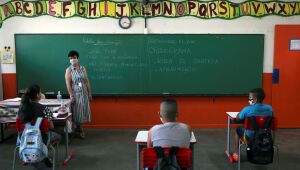 Atraso na análise do Orçamento põe em risco verba para educação