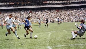 Texto de Macron exalta Maradona e vitória sobre 'Inglaterra de Thatcher'