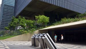 BNDES aprova financiamento de R$ 450 milhões para exportação de aviões