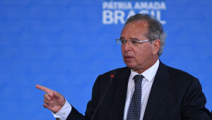 Guedes diz que auxílio emergencial pode voltar se vacinação fracassar, mas exigirá sacrifícios