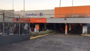 Motoboy responsável por vídeo: Ele foi ficando roxo, e funcionários perguntaram quem media pulsação
