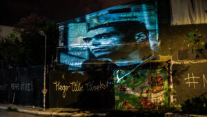 Beco do Batman, em SP, é repintado com luto por assassinato do artista NegoVila