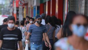 Brasil contabiliza quase 43 mil novos casos de Covid-19
